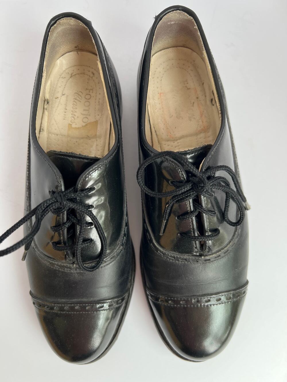 Vintage Women FootJoy Classics Black Leather Cap Toe Oxfords Womens 8B Made USA